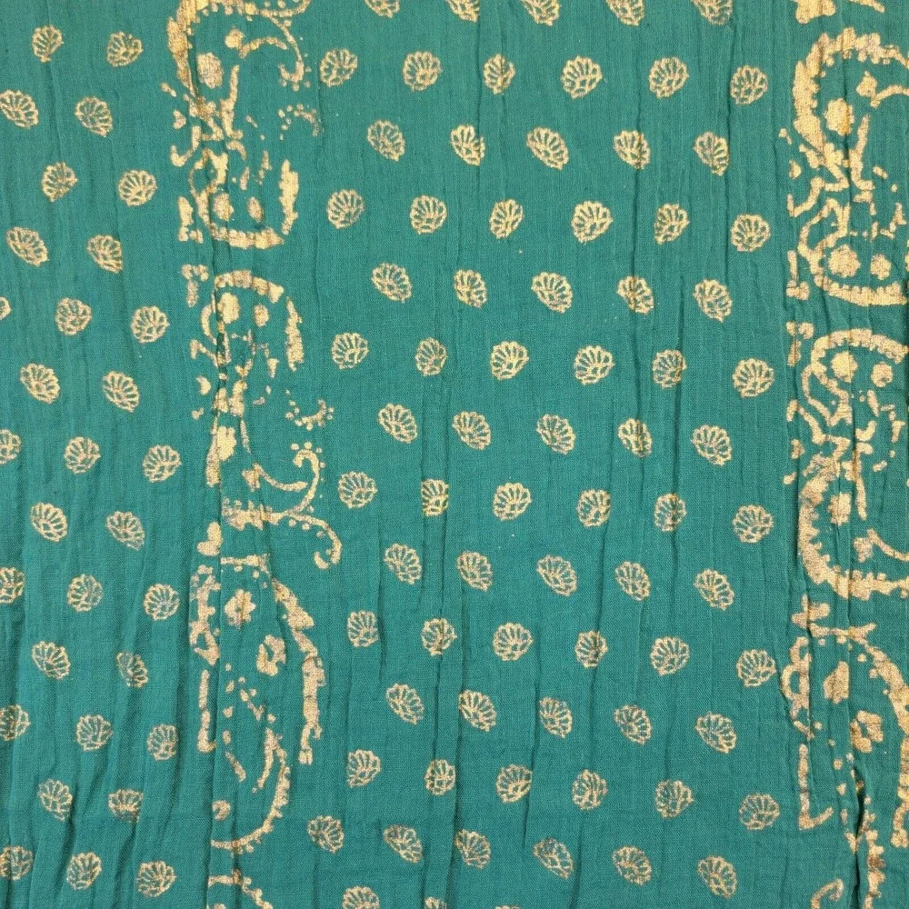 Halogen Scarf Lot of 2 Green Blue Gold Winter Knit Seashell Print Gold Winter‎
